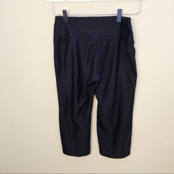 Nike Dri-Fit Black Capris Sz S - Picture 3 of 3